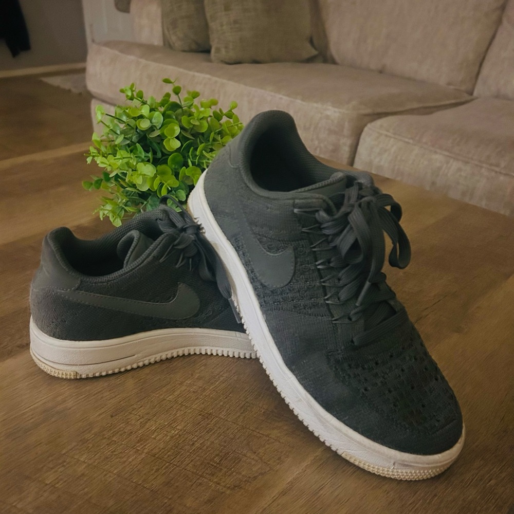 Nike Air Charcoal Gray Knit Low-Top Sneakers
